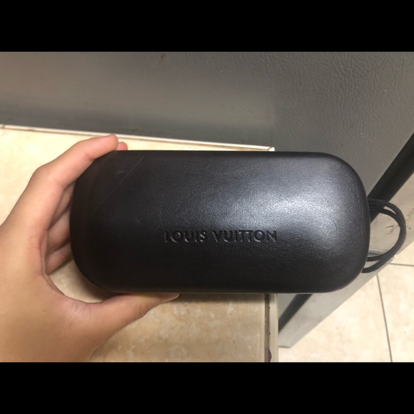 Louis Vuitton authentic sunglasses - Picture 2 of 4